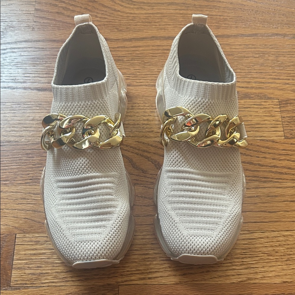 Freewalk Foam Fit Chained Shoes Size 7